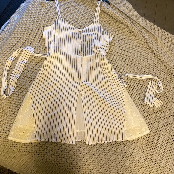 Sundress - Picture 3 of 7